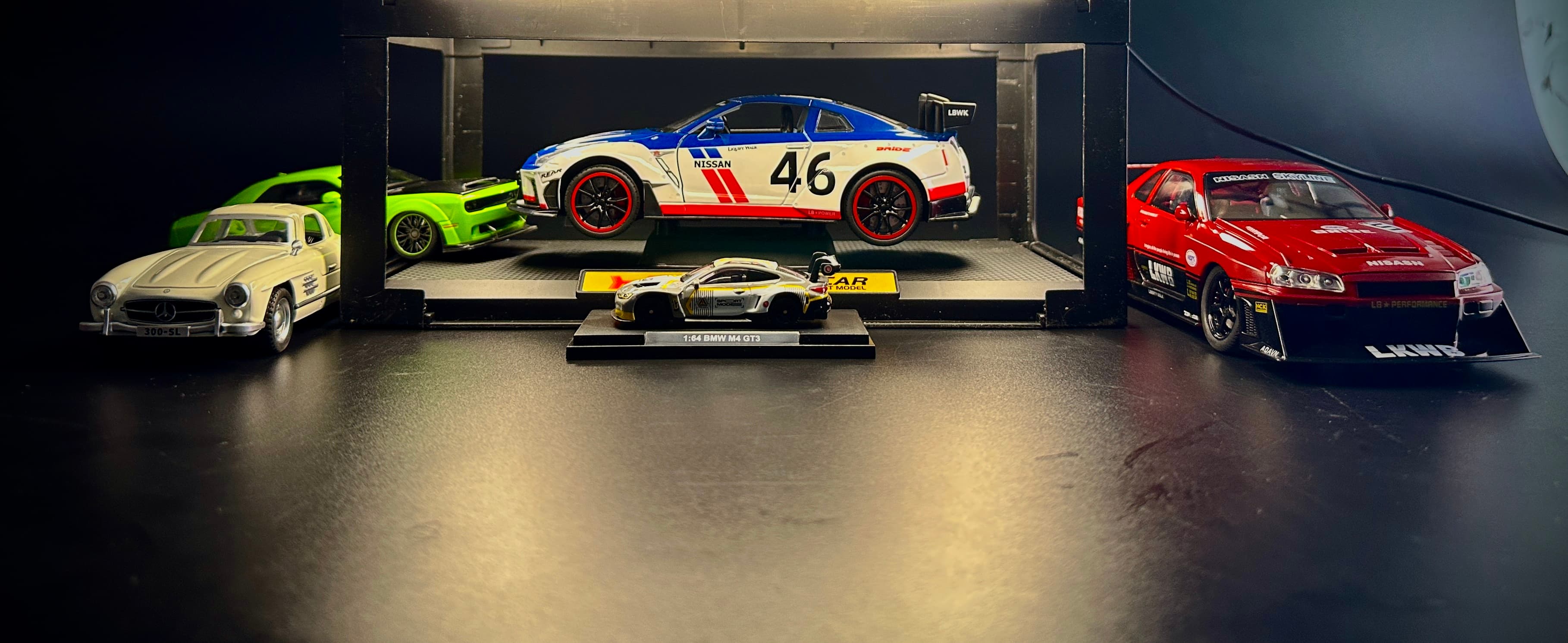 RACORA premium diecast scale model cars